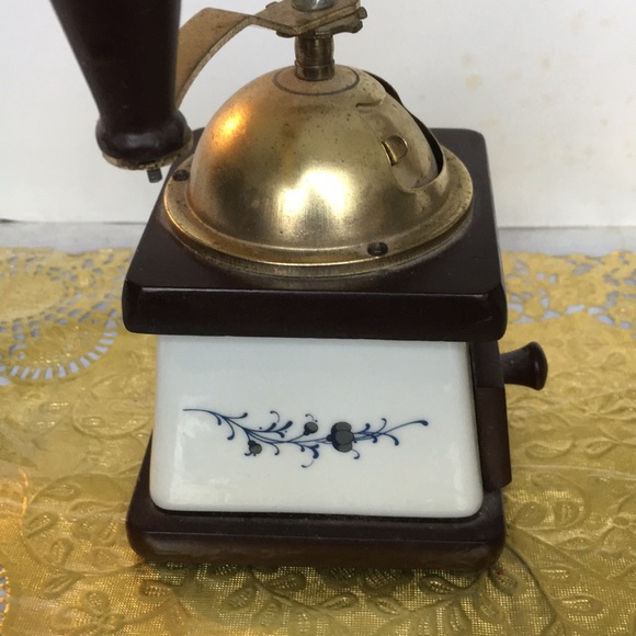 Coffee Mill/Grinder - Picture 3 of 7